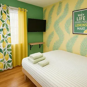 Lemon Vibes Queen Size Room Apartment